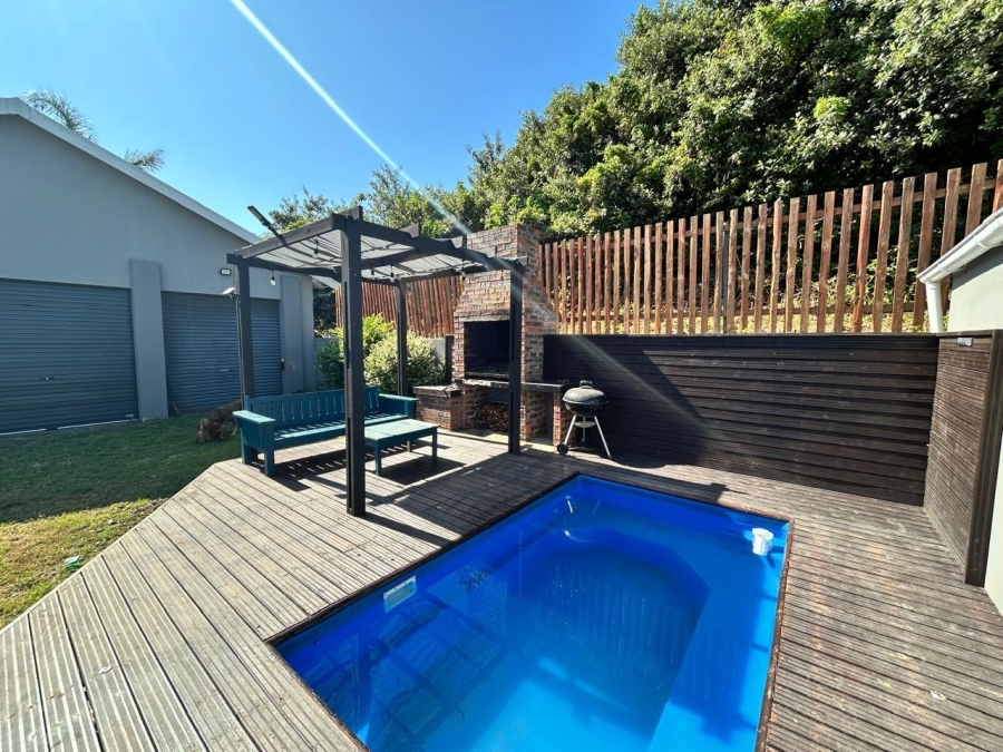 5 Bedroom Property for Sale in Sunrise On Sea Eastern Cape